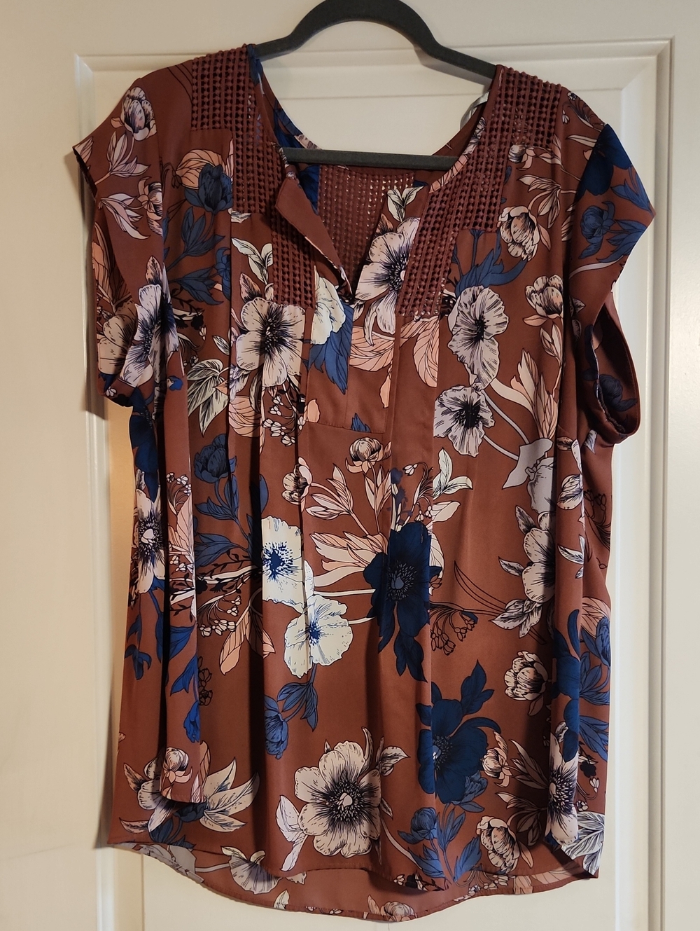 Daniel Rainn Mauve Floral Short Sleeve Blouse with Blue Accents